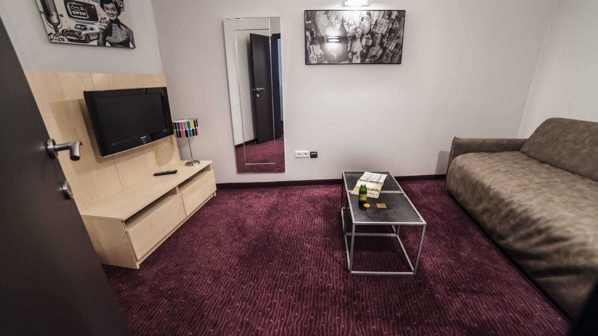 Hotel Kanai Lille Kültér fotó