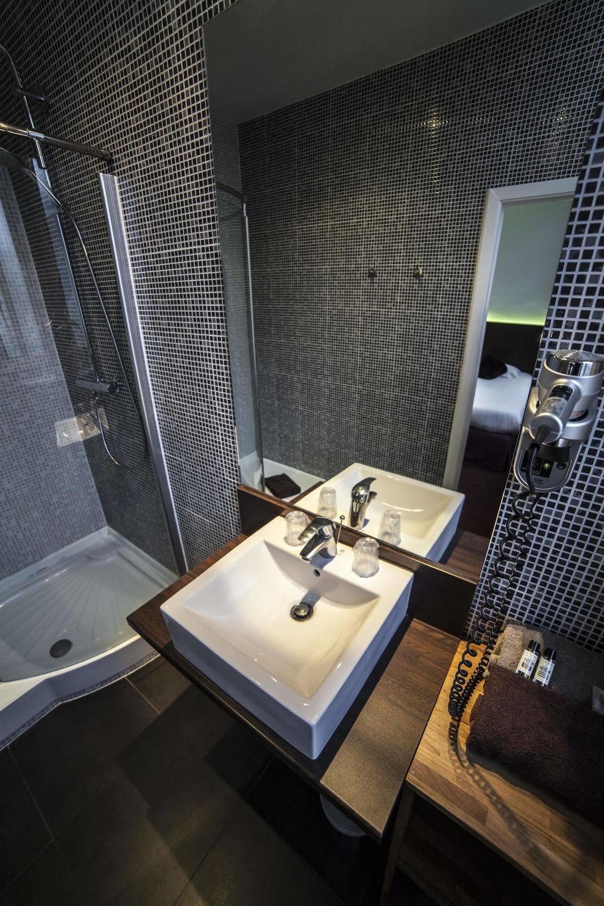 Hotel Kanai Lille Kültér fotó