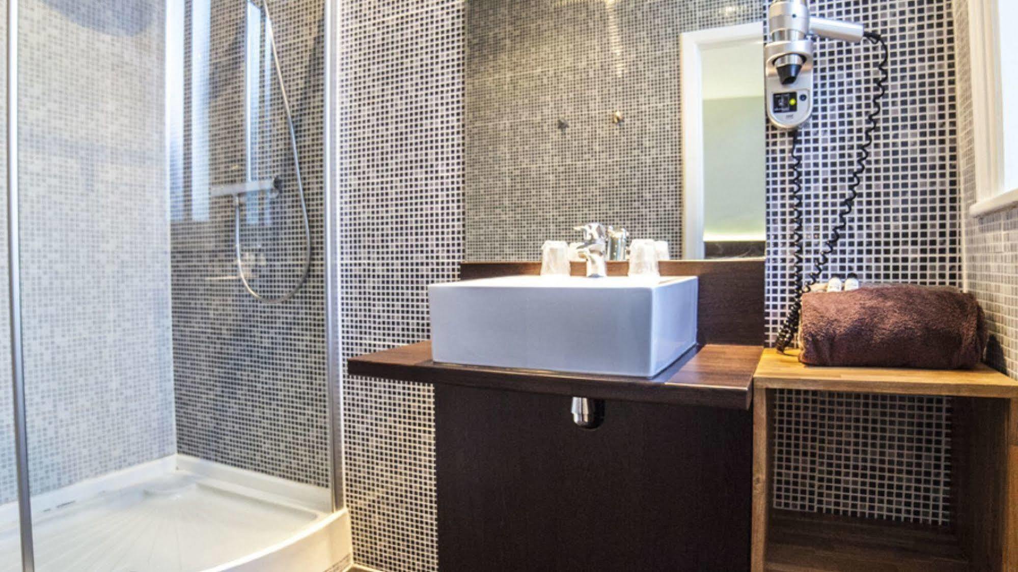Hotel Kanai Lille Kültér fotó